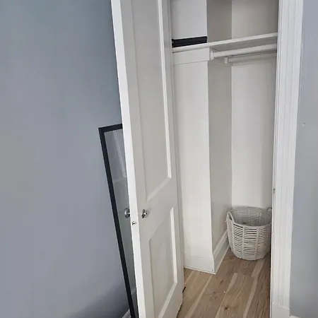Small Cozy Room, Shared Bathroom